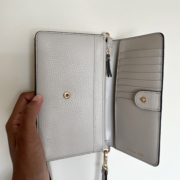 Michael Kors Small Jet Set Crossbody Purse - Picture 5 of 5